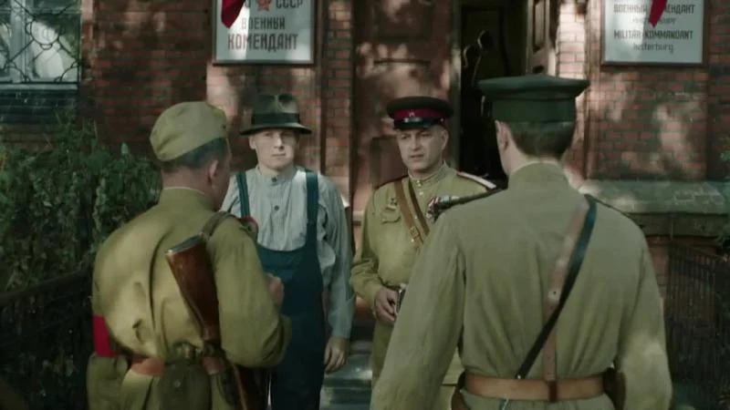 Кадры из сериала По законам военного времени (2016)